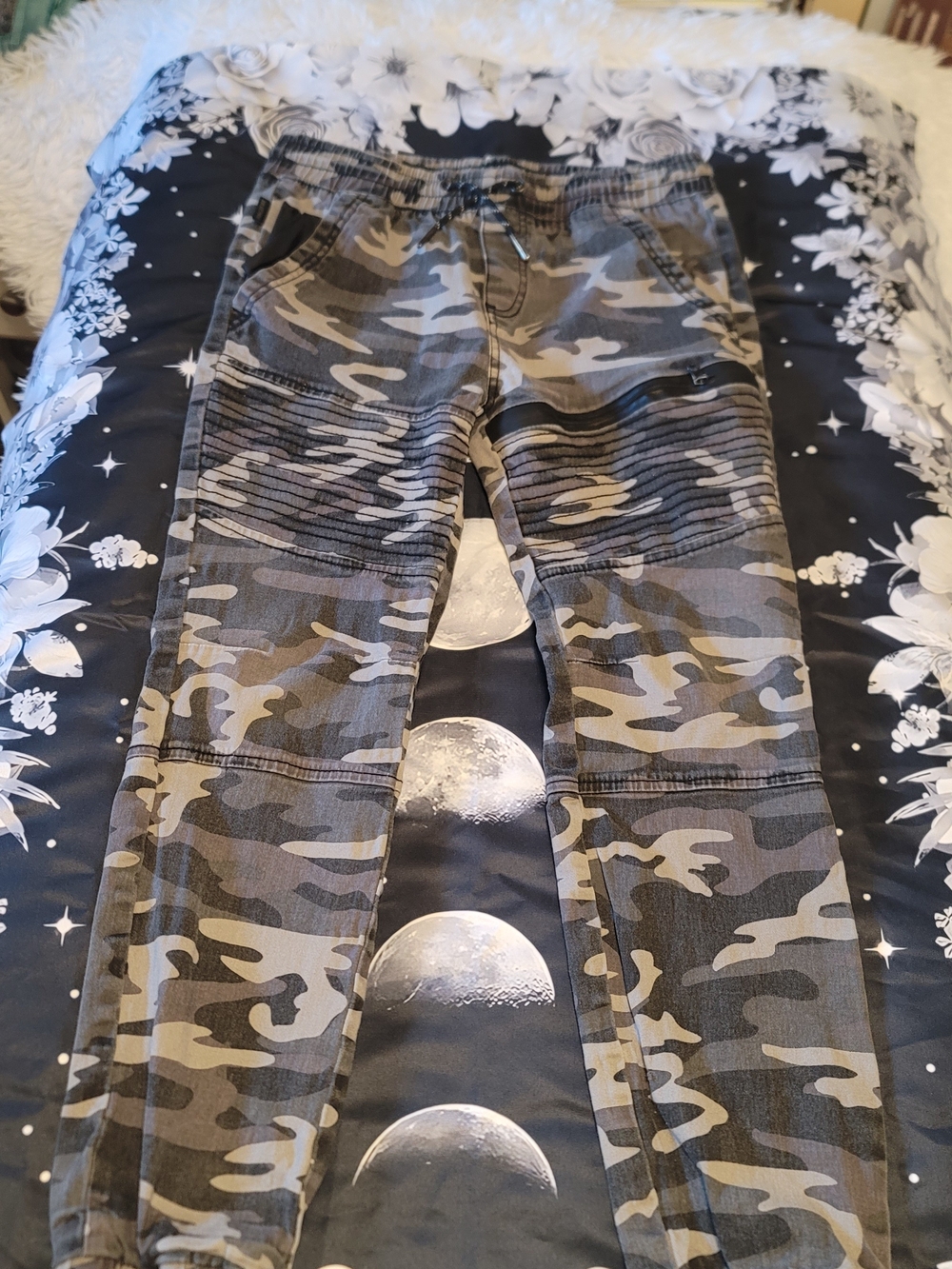 🔥3 For $25 Ring Of Fire Kids' Gray Camo Jogger Pants Sise 14